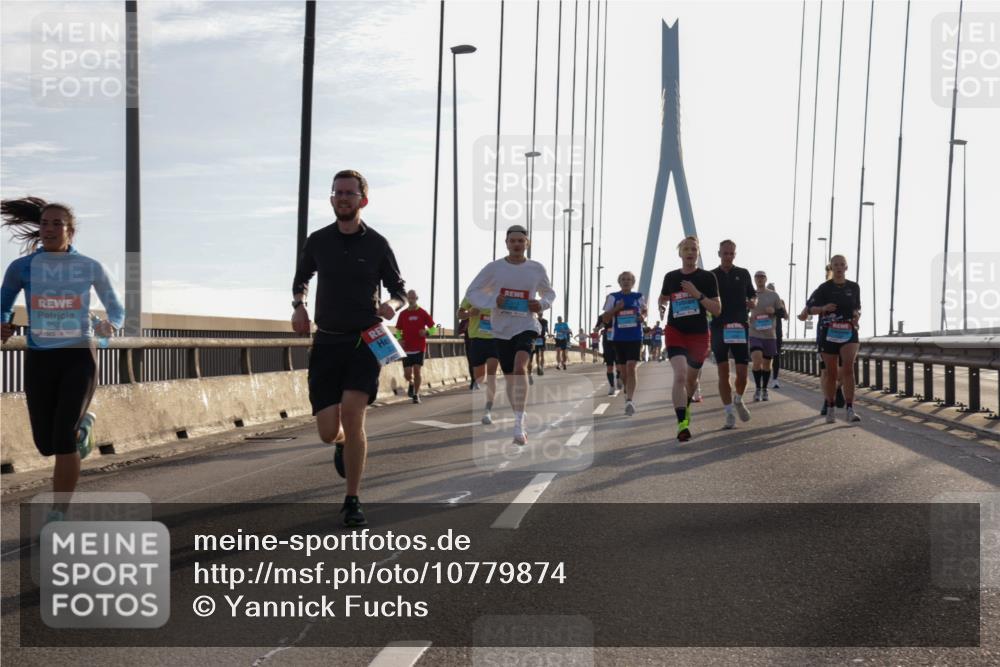03.10.2026 - Köhlbrandbrückenlauf Yannick Fuchs http://msf.ph/oto/10779874 03.10.2026 09:25:12 Position 1 2533 meine-sportfotos.de