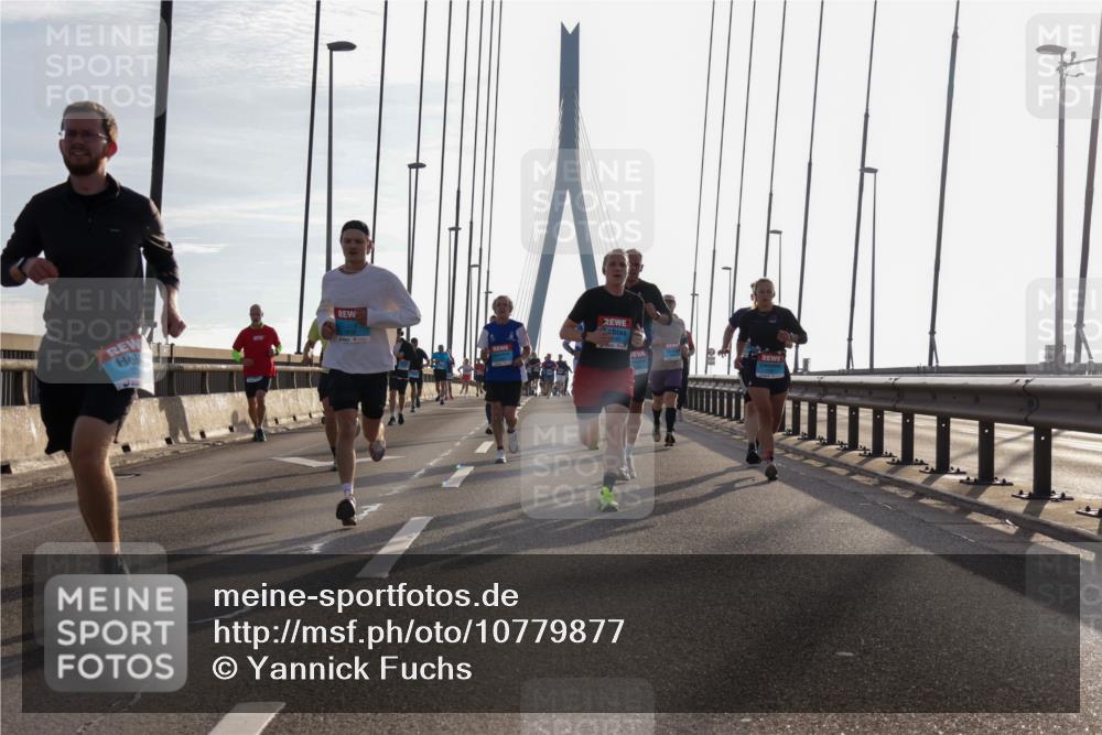 03.10.2026 - Köhlbrandbrückenlauf Yannick Fuchs http://msf.ph/oto/10779877 03.10.2026 09:25:12 Position 1  meine-sportfotos.de