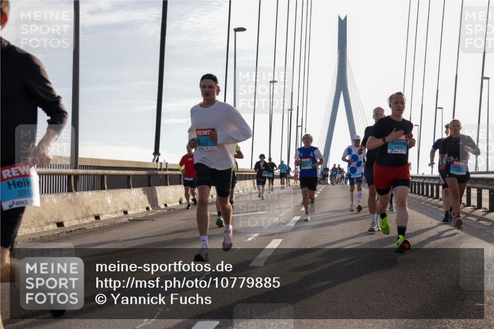 03.10.2026 - Köhlbrandbrückenlauf Yannick Fuchs http://msf.ph/oto/10779885 03.10.2026 09:25:13 Position 1 2313, 2049 meine-sportfotos.de