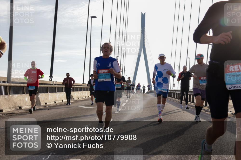 03.10.2026 - Köhlbrandbrückenlauf Yannick Fuchs http://msf.ph/oto/10779908 03.10.2026 09:25:16 Position 1 1222, 22 meine-sportfotos.de