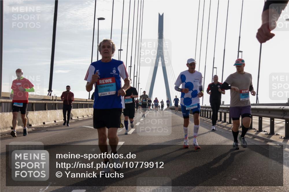 03.10.2026 - Köhlbrandbrückenlauf Yannick Fuchs http://msf.ph/oto/10779912 03.10.2026 09:25:16 Position 1 1222 meine-sportfotos.de