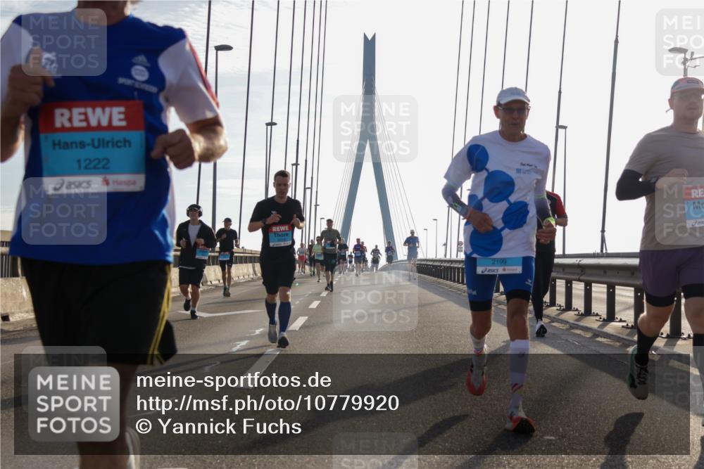 03.10.2026 - Köhlbrandbrückenlauf Yannick Fuchs http://msf.ph/oto/10779920 03.10.2026 09:25:17 Position 1 1222, 2199 meine-sportfotos.de