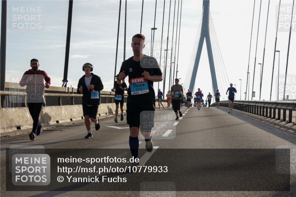 03.10.2026 - Köhlbrandbrückenlauf Yannick Fuchs http://msf.ph/oto/10779933 03.10.2026 09:25:18 Position 1 2213 meine-sportfotos.de
