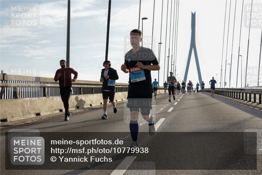 03.10.2026 - Köhlbrandbrückenlauf Yannick Fuchs http://msf.ph/oto/10779938 03.10.2026 09:25:18 Position 1 2213 meine-sportfotos.de