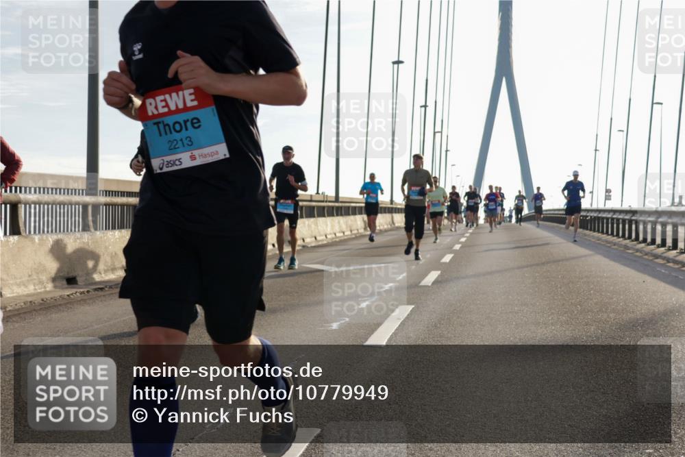 03.10.2026 - Köhlbrandbrückenlauf Yannick Fuchs http://msf.ph/oto/10779949 03.10.2026 09:25:19 Position 1 2213 meine-sportfotos.de