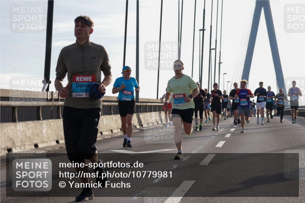 03.10.2026 - Köhlbrandbrückenlauf Yannick Fuchs http://msf.ph/oto/10779981 03.10.2026 09:25:23 Position 1 1646, 2259 meine-sportfotos.de