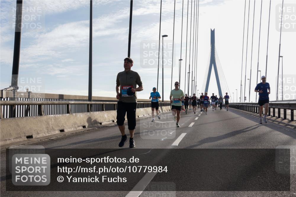 03.10.2026 - Köhlbrandbrückenlauf Yannick Fuchs http://msf.ph/oto/10779984 03.10.2026 09:25:23 Position 1  meine-sportfotos.de