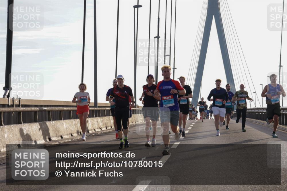 03.10.2026 - Köhlbrandbrückenlauf Yannick Fuchs http://msf.ph/oto/10780015 03.10.2026 09:25:26 Position 1 1833 meine-sportfotos.de