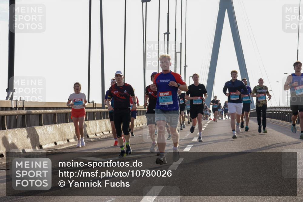 03.10.2026 - Köhlbrandbrückenlauf Yannick Fuchs http://msf.ph/oto/10780026 03.10.2026 09:25:27 Position 1 1833 meine-sportfotos.de