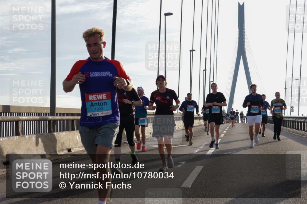 03.10.2026 - Köhlbrandbrückenlauf Yannick Fuchs http://msf.ph/oto/10780034 03.10.2026 09:25:29 Position 1 1833 meine-sportfotos.de