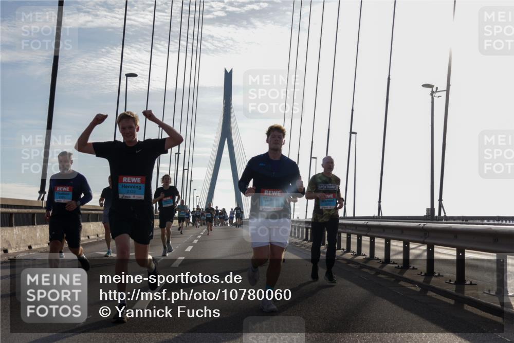 03.10.2026 - Köhlbrandbrückenlauf Yannick Fuchs http://msf.ph/oto/10780060 03.10.2026 09:25:32 Position 1 2122 meine-sportfotos.de