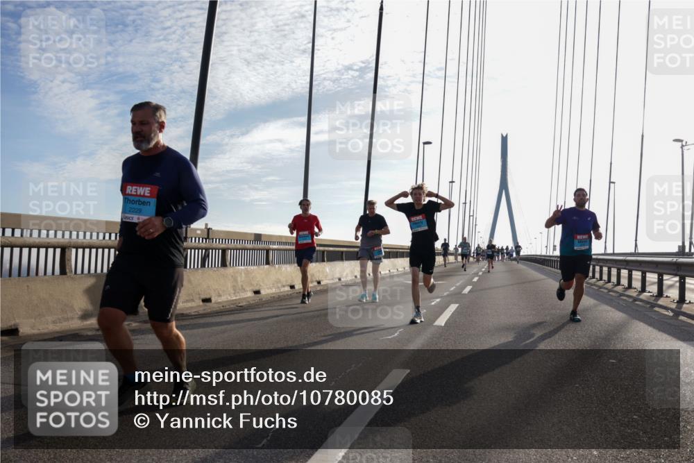 03.10.2026 - Köhlbrandbrückenlauf Yannick Fuchs http://msf.ph/oto/10780085 03.10.2026 09:25:34 Position 1 2229 meine-sportfotos.de