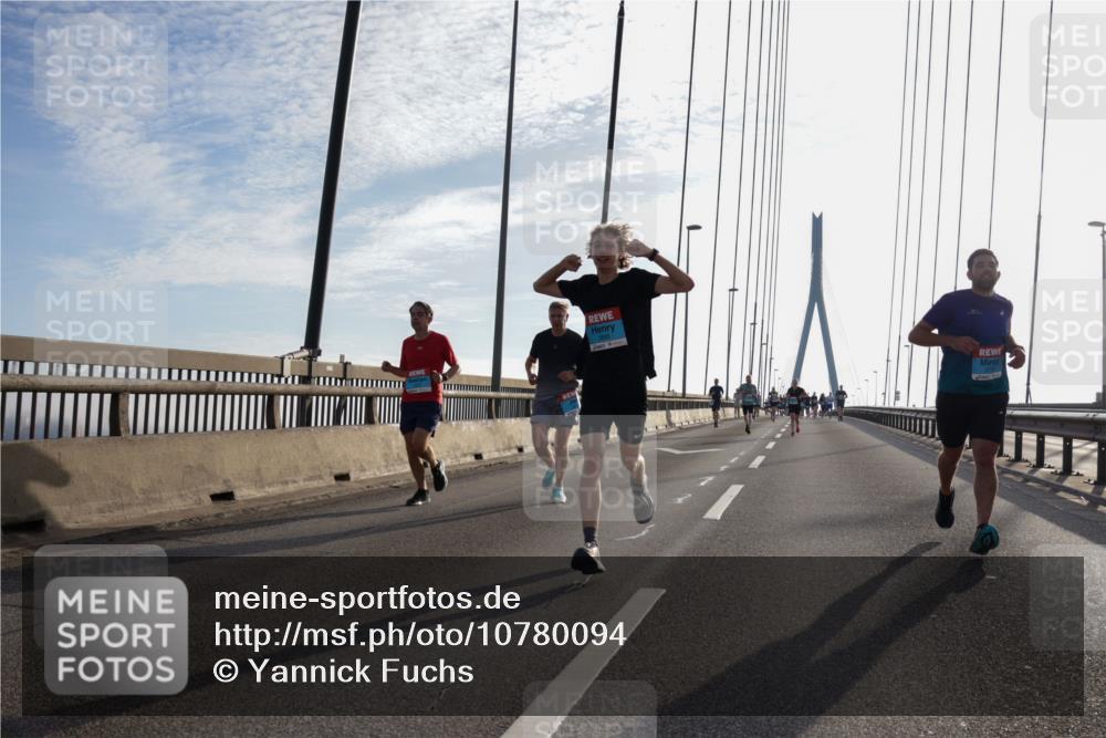 03.10.2026 - Köhlbrandbrückenlauf Yannick Fuchs http://msf.ph/oto/10780094 03.10.2026 09:25:35 Position 1 1695 meine-sportfotos.de