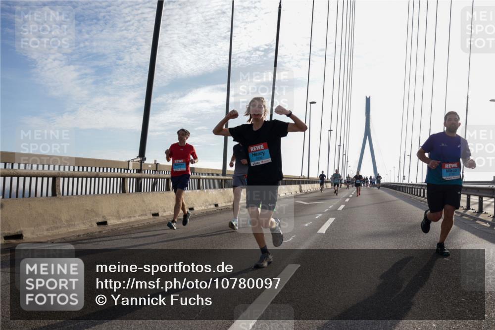 03.10.2026 - Köhlbrandbrückenlauf Yannick Fuchs http://msf.ph/oto/10780097 03.10.2026 09:25:35 Position 1 1695 meine-sportfotos.de