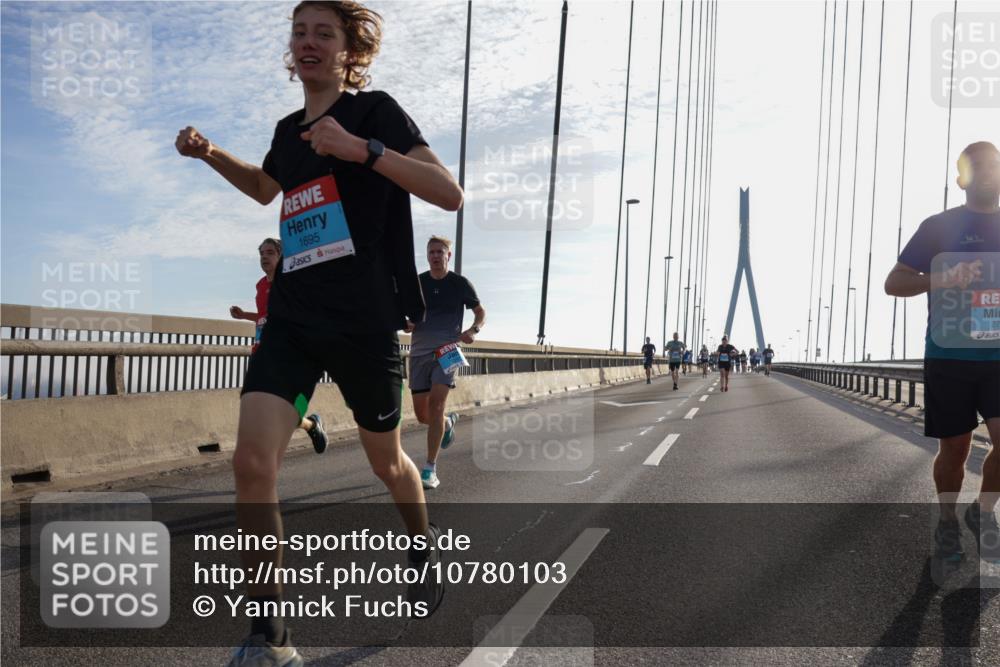 03.10.2026 - Köhlbrandbrückenlauf Yannick Fuchs http://msf.ph/oto/10780103 03.10.2026 09:25:35 Position 1 1695, 27 meine-sportfotos.de
