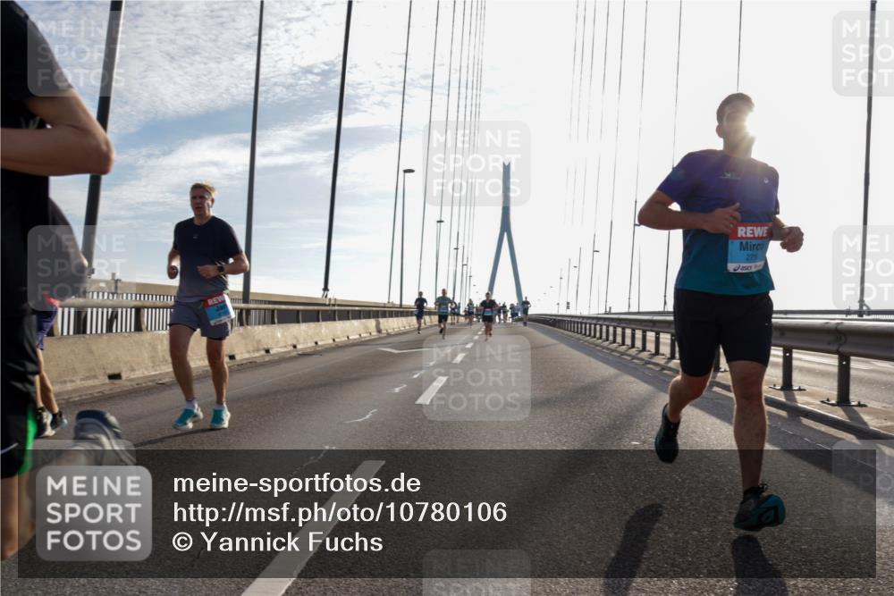 03.10.2026 - Köhlbrandbrückenlauf Yannick Fuchs http://msf.ph/oto/10780106 03.10.2026 09:25:35 Position 1 271 meine-sportfotos.de