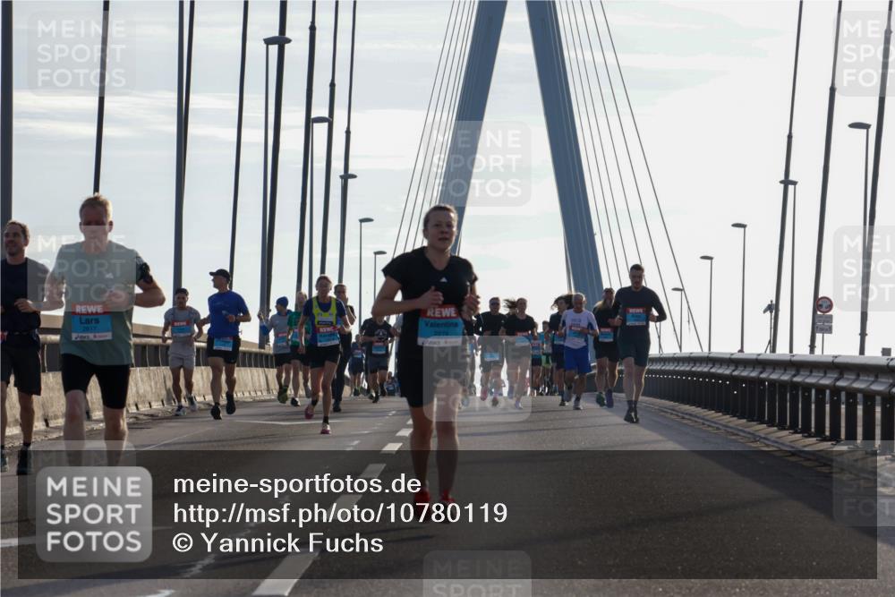 03.10.2026 - Köhlbrandbrückenlauf Yannick Fuchs http://msf.ph/oto/10780119 03.10.2026 09:25:37 Position 1 2617, 2274 meine-sportfotos.de