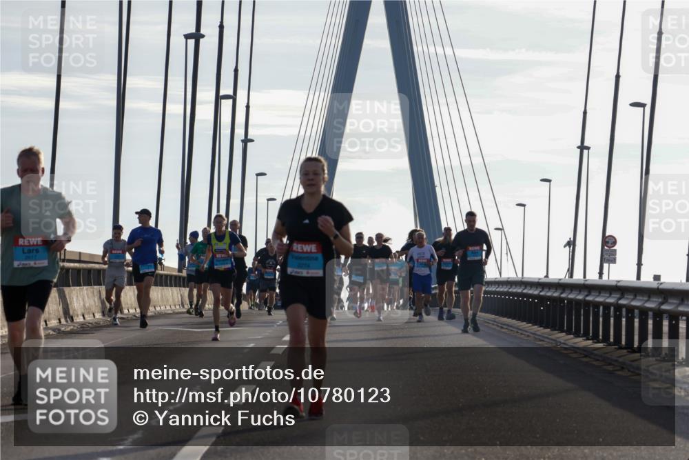 03.10.2026 - Köhlbrandbrückenlauf Yannick Fuchs http://msf.ph/oto/10780123 03.10.2026 09:25:37 Position 1 2017, 2274 meine-sportfotos.de