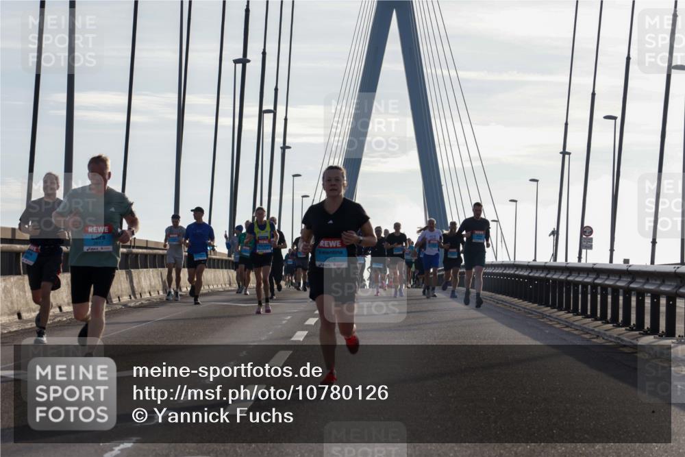 03.10.2026 - Köhlbrandbrückenlauf Yannick Fuchs http://msf.ph/oto/10780126 03.10.2026 09:25:37 Position 1 2617, 2274 meine-sportfotos.de