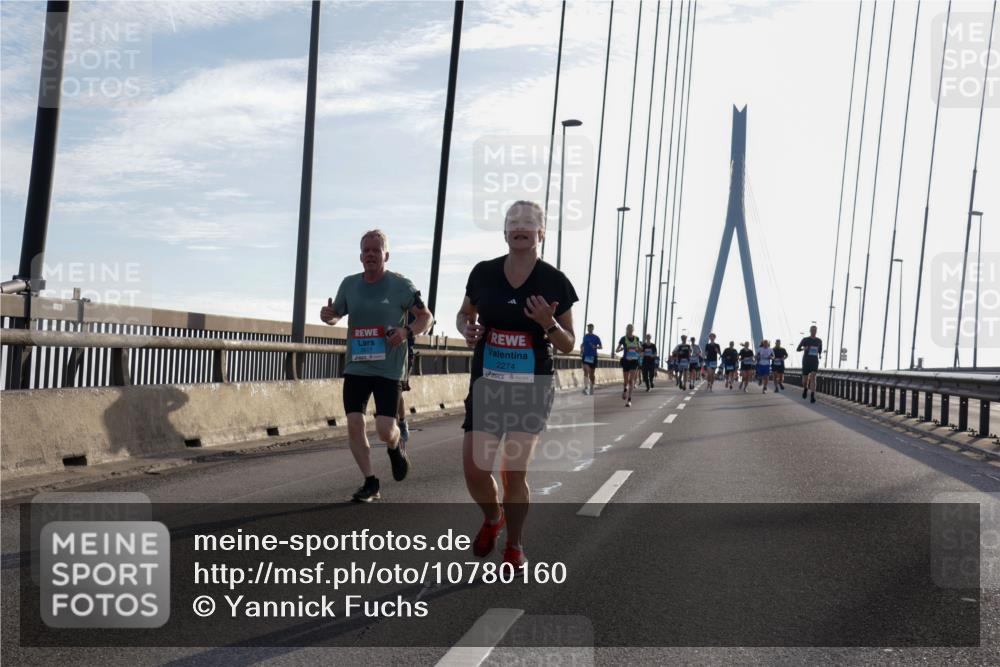 03.10.2026 - Köhlbrandbrückenlauf Yannick Fuchs http://msf.ph/oto/10780160 03.10.2026 09:25:41 Position 1 2617, 2274 meine-sportfotos.de
