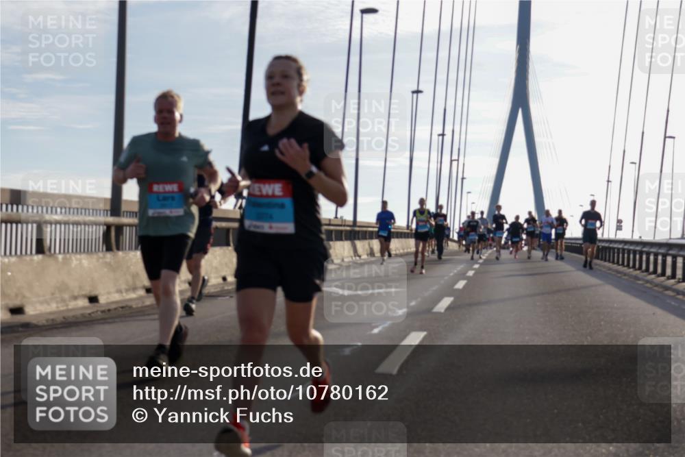 03.10.2026 - Köhlbrandbrückenlauf Yannick Fuchs http://msf.ph/oto/10780162 03.10.2026 09:25:41 Position 1  meine-sportfotos.de