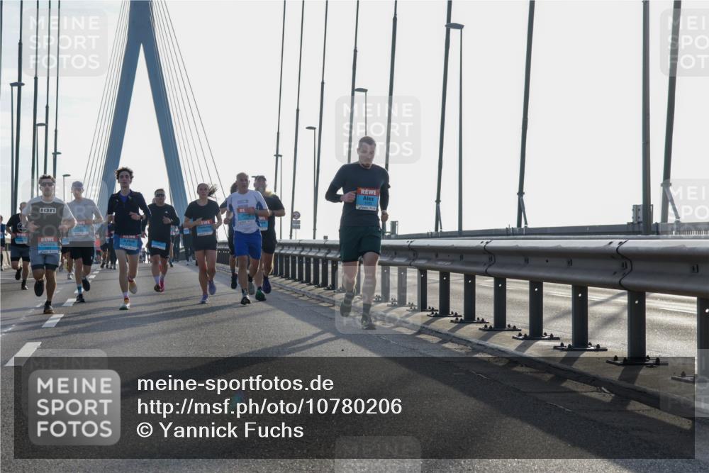 03.10.2026 - Köhlbrandbrückenlauf Yannick Fuchs http://msf.ph/oto/10780206 03.10.2026 09:25:45 Position 1  meine-sportfotos.de