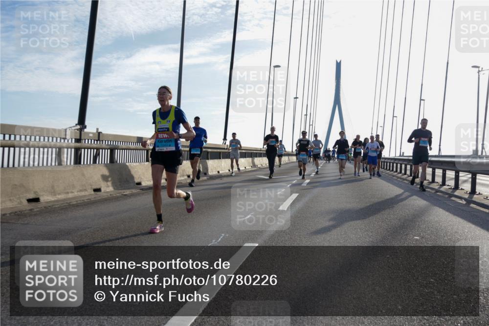 03.10.2026 - Köhlbrandbrückenlauf Yannick Fuchs http://msf.ph/oto/10780226 03.10.2026 09:25:47 Position 1 1343 meine-sportfotos.de