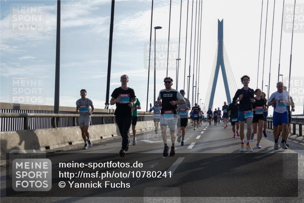 03.10.2026 - Köhlbrandbrückenlauf Yannick Fuchs http://msf.ph/oto/10780241 03.10.2026 09:25:48 Position 1  meine-sportfotos.de