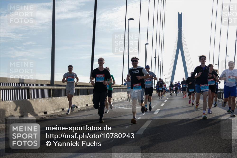 03.10.2026 - Köhlbrandbrückenlauf Yannick Fuchs http://msf.ph/oto/10780243 03.10.2026 09:25:49 Position 1 2712, 1911 meine-sportfotos.de