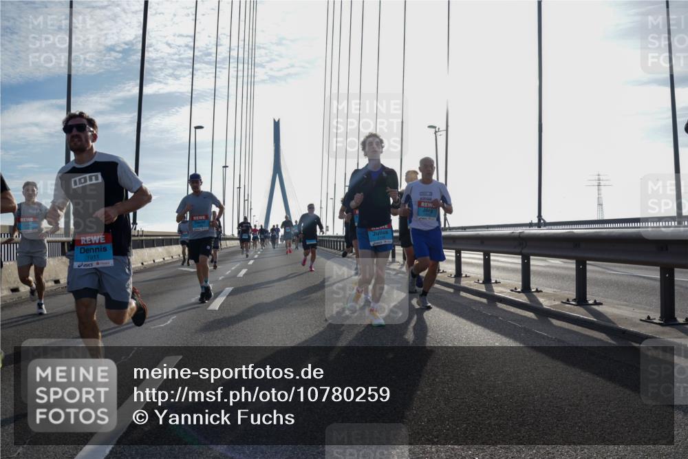 03.10.2026 - Köhlbrandbrückenlauf Yannick Fuchs http://msf.ph/oto/10780259 03.10.2026 09:25:50 Position 1 1911 meine-sportfotos.de