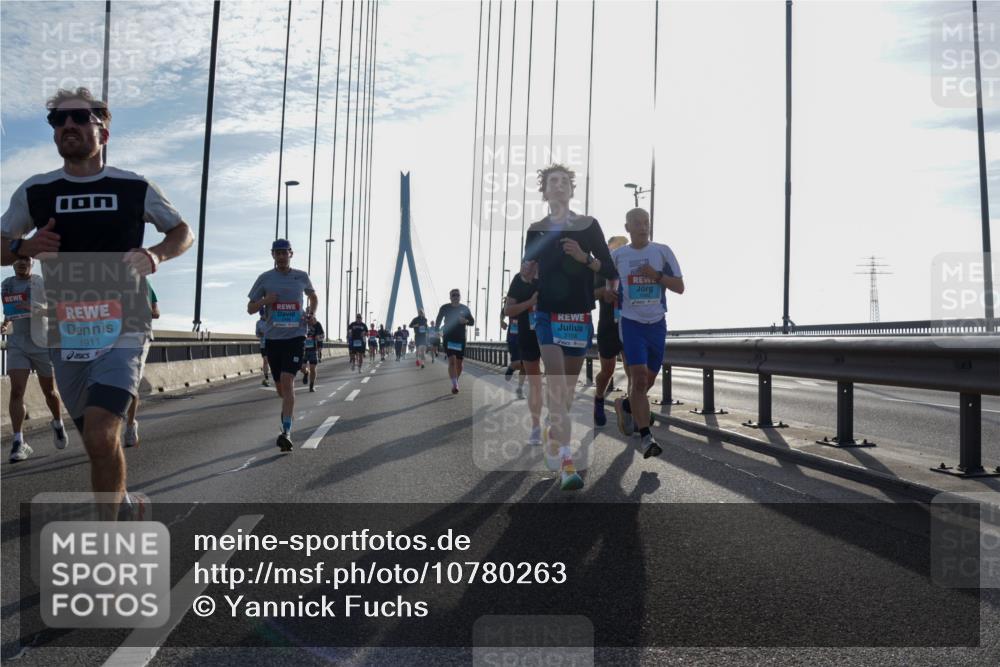 03.10.2026 - Köhlbrandbrückenlauf Yannick Fuchs http://msf.ph/oto/10780263 03.10.2026 09:25:50 Position 1 1911 meine-sportfotos.de