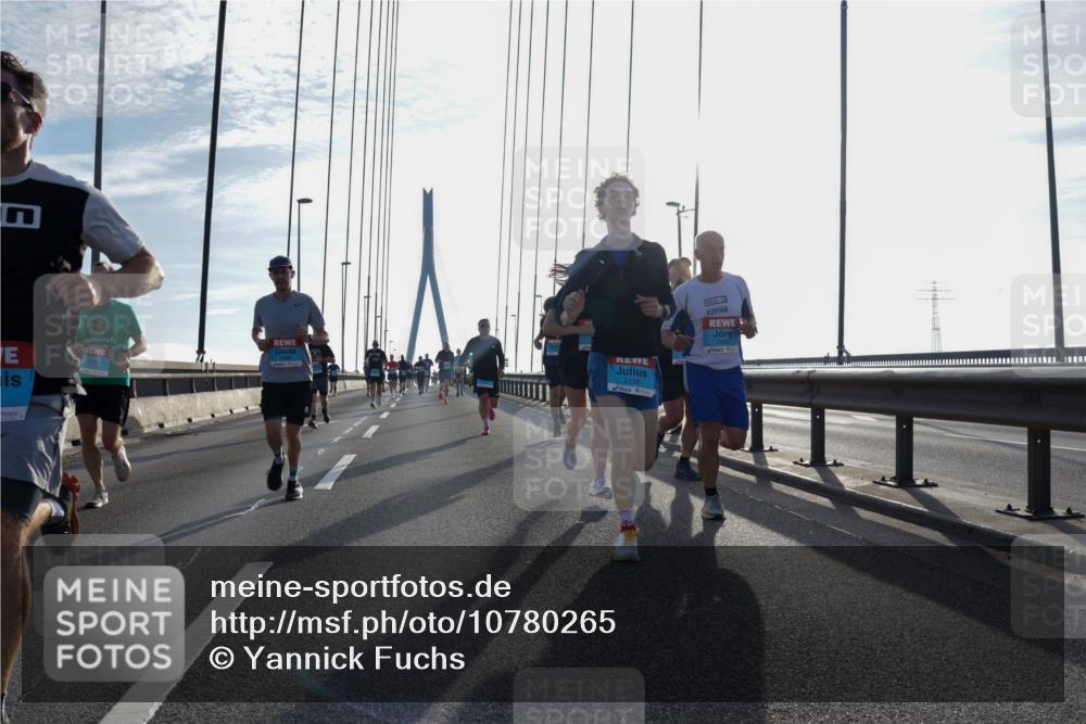 03.10.2026 - Köhlbrandbrückenlauf Yannick Fuchs http://msf.ph/oto/10780265 03.10.2026 09:25:50 Position 1 2156 meine-sportfotos.de