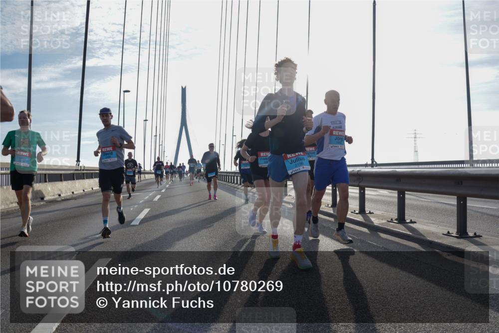 03.10.2026 - Köhlbrandbrückenlauf Yannick Fuchs http://msf.ph/oto/10780269 03.10.2026 09:25:51 Position 1 2156 meine-sportfotos.de