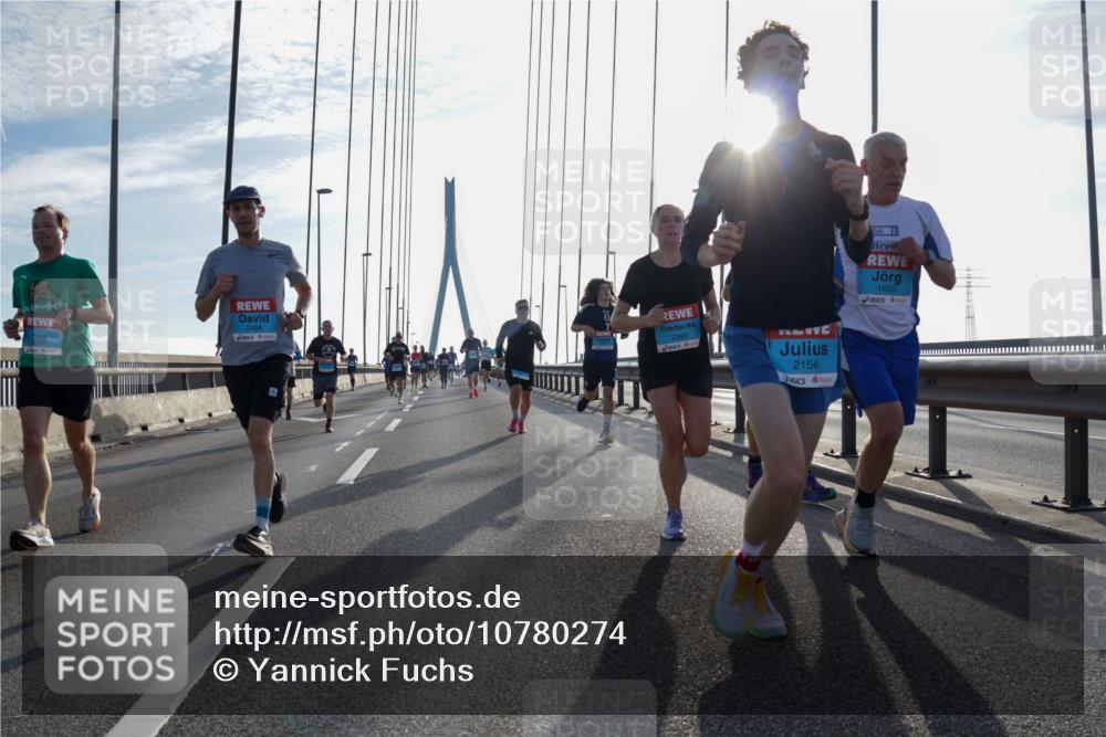 03.10.2026 - Köhlbrandbrückenlauf Yannick Fuchs http://msf.ph/oto/10780274 03.10.2026 09:25:51 Position 1 2486, 2390, 1, 2156, 1682 meine-sportfotos.de