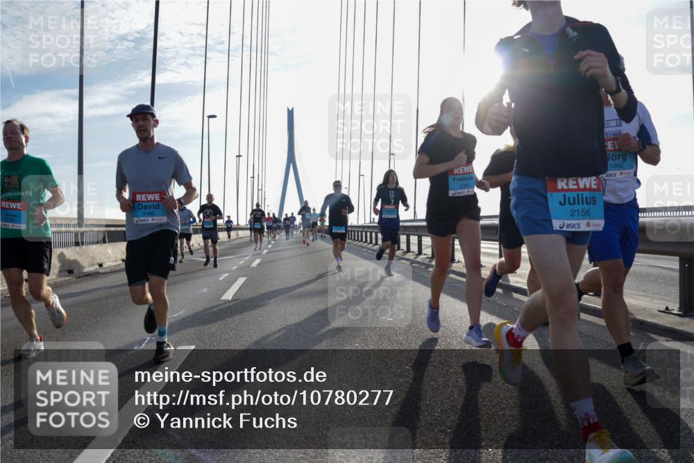 03.10.2026 - Köhlbrandbrückenlauf Yannick Fuchs http://msf.ph/oto/10780277 03.10.2026 09:25:51 Position 1 2486, 2390, 2156, 1682 meine-sportfotos.de