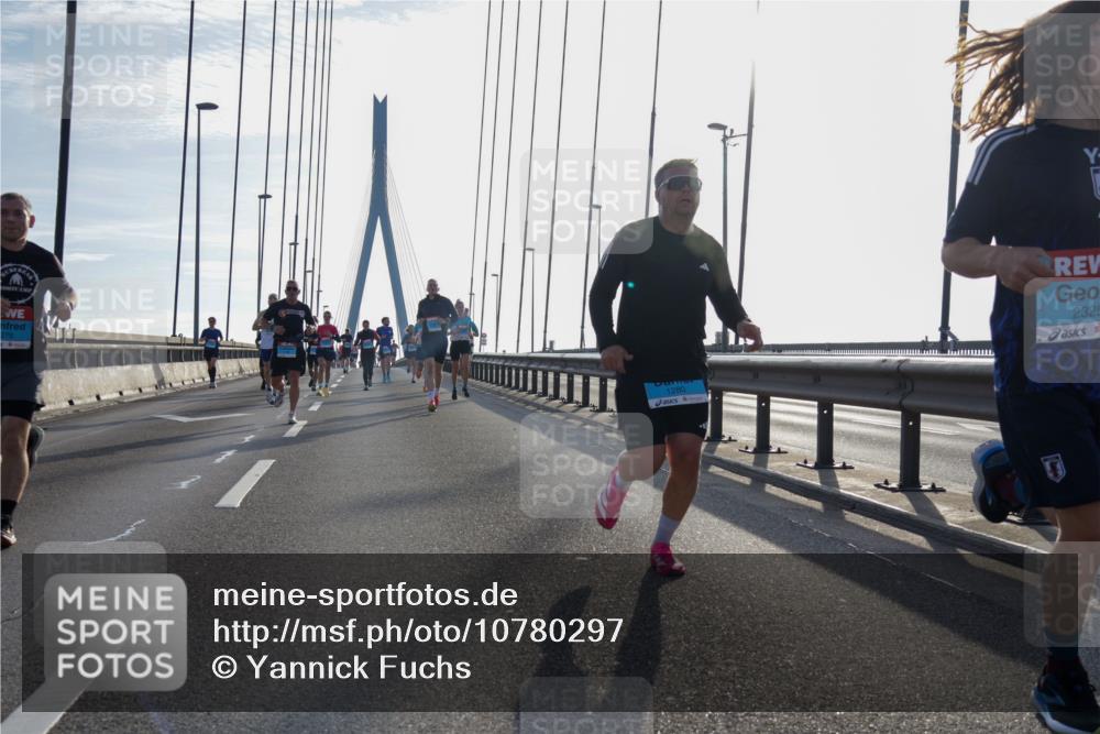 03.10.2026 - Köhlbrandbrückenlauf Yannick Fuchs http://msf.ph/oto/10780297 03.10.2026 09:25:53 Position 1 276, 1280, 2325 meine-sportfotos.de