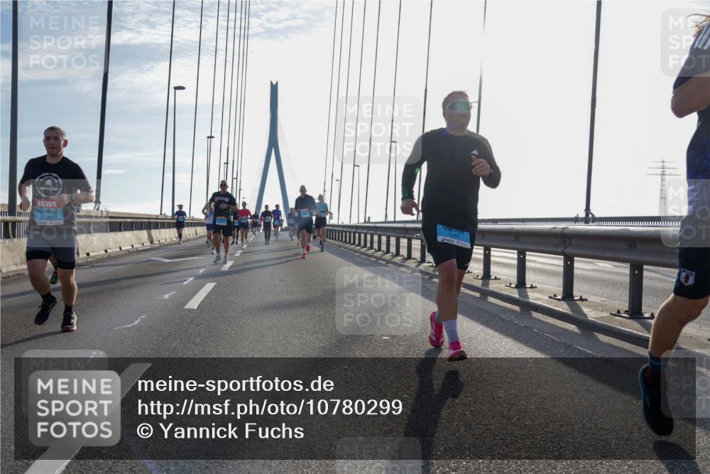 03.10.2026 - Köhlbrandbrückenlauf Yannick Fuchs http://msf.ph/oto/10780299 03.10.2026 09:25:53 Position 1 2276, 1280 meine-sportfotos.de