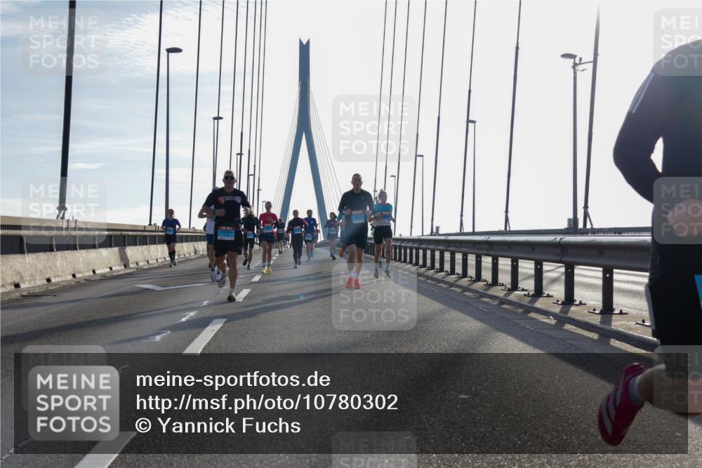 03.10.2026 - Köhlbrandbrückenlauf Yannick Fuchs http://msf.ph/oto/10780302 03.10.2026 09:25:54 Position 1  meine-sportfotos.de