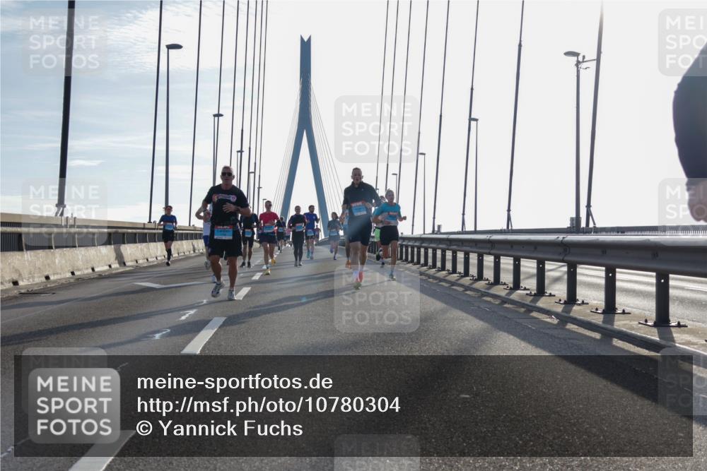 03.10.2026 - Köhlbrandbrückenlauf Yannick Fuchs http://msf.ph/oto/10780304 03.10.2026 09:25:54 Position 1  meine-sportfotos.de