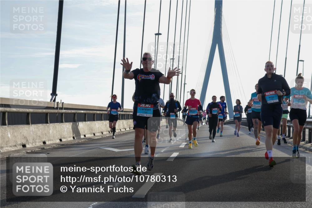 03.10.2026 - Köhlbrandbrückenlauf Yannick Fuchs http://msf.ph/oto/10780313 03.10.2026 09:25:55 Position 1 1786, 3765 meine-sportfotos.de