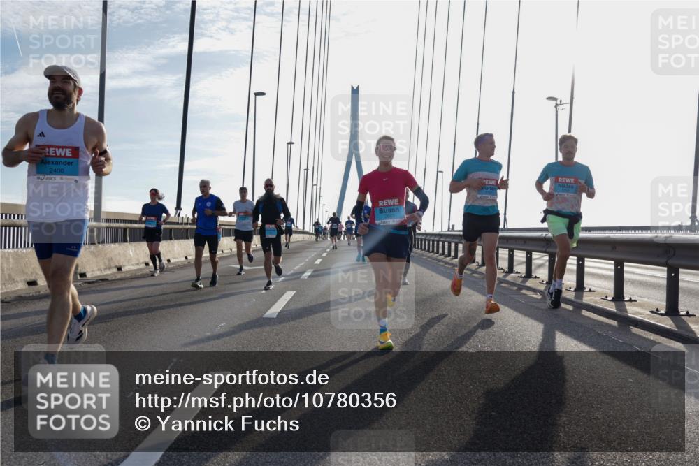 03.10.2026 - Köhlbrandbrückenlauf Yannick Fuchs http://msf.ph/oto/10780356 03.10.2026 09:25:58 Position 1 2400 meine-sportfotos.de