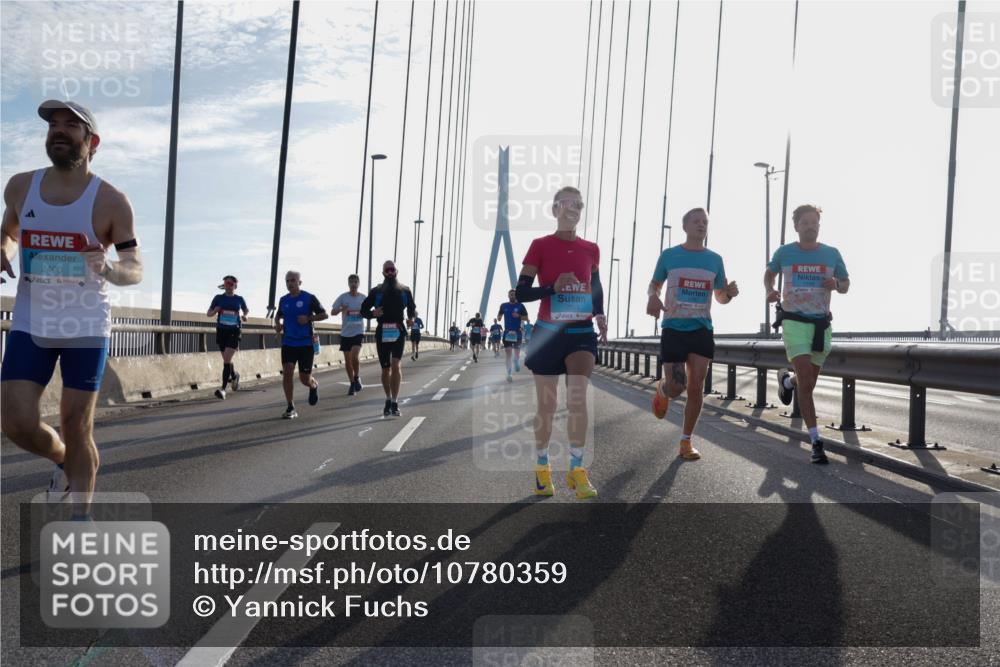 03.10.2026 - Köhlbrandbrückenlauf Yannick Fuchs http://msf.ph/oto/10780359 03.10.2026 09:25:58 Position 1 2400 meine-sportfotos.de