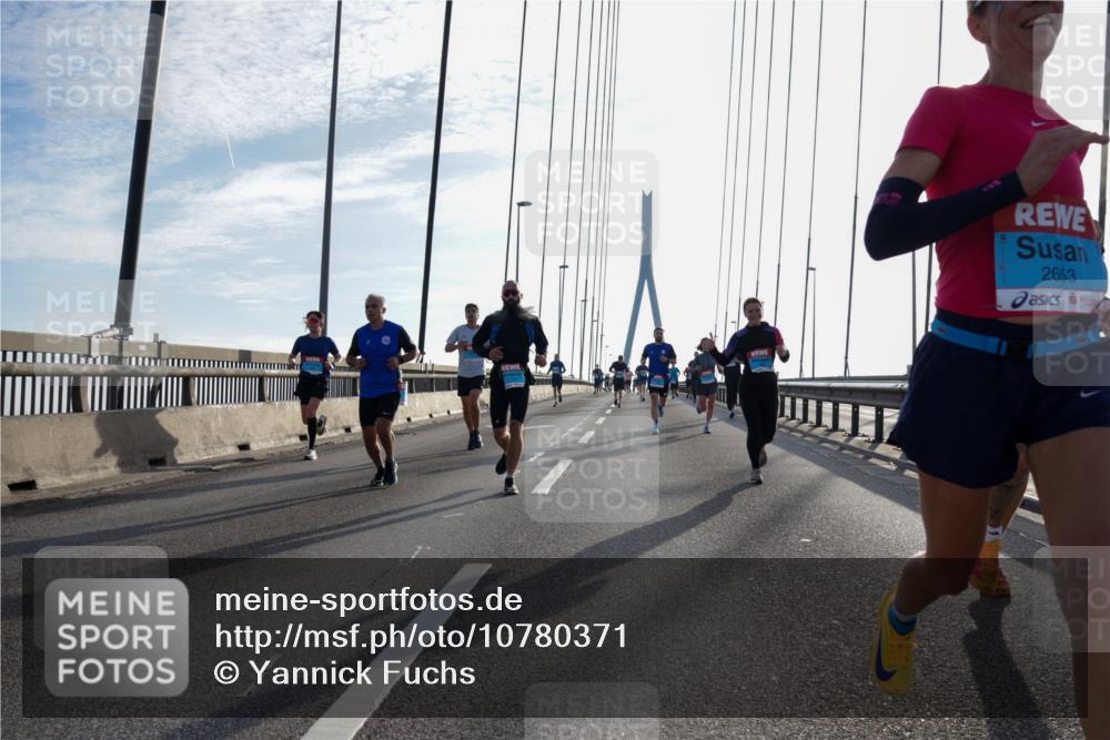 03.10.2026 - Köhlbrandbrückenlauf Yannick Fuchs http://msf.ph/oto/10780371 03.10.2026 09:25:59 Position 1 2653 meine-sportfotos.de