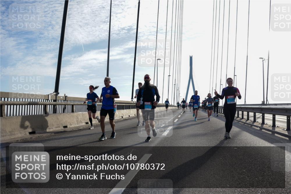03.10.2026 - Köhlbrandbrückenlauf Yannick Fuchs http://msf.ph/oto/10780372 03.10.2026 09:25:59 Position 1  meine-sportfotos.de