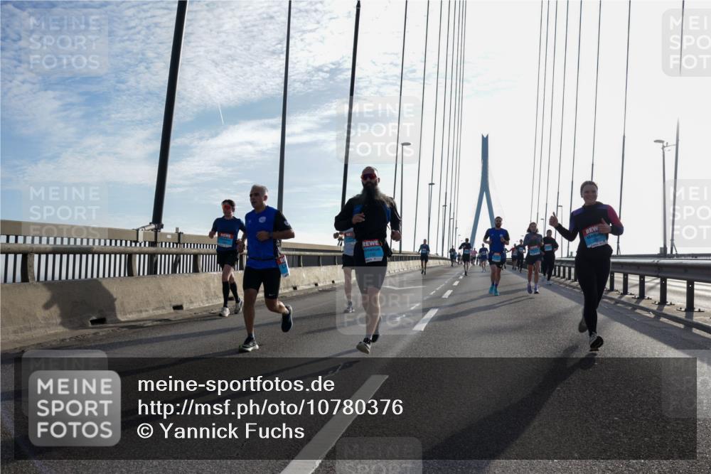 03.10.2026 - Köhlbrandbrückenlauf Yannick Fuchs http://msf.ph/oto/10780376 03.10.2026 09:25:59 Position 1 1730, 2297 meine-sportfotos.de