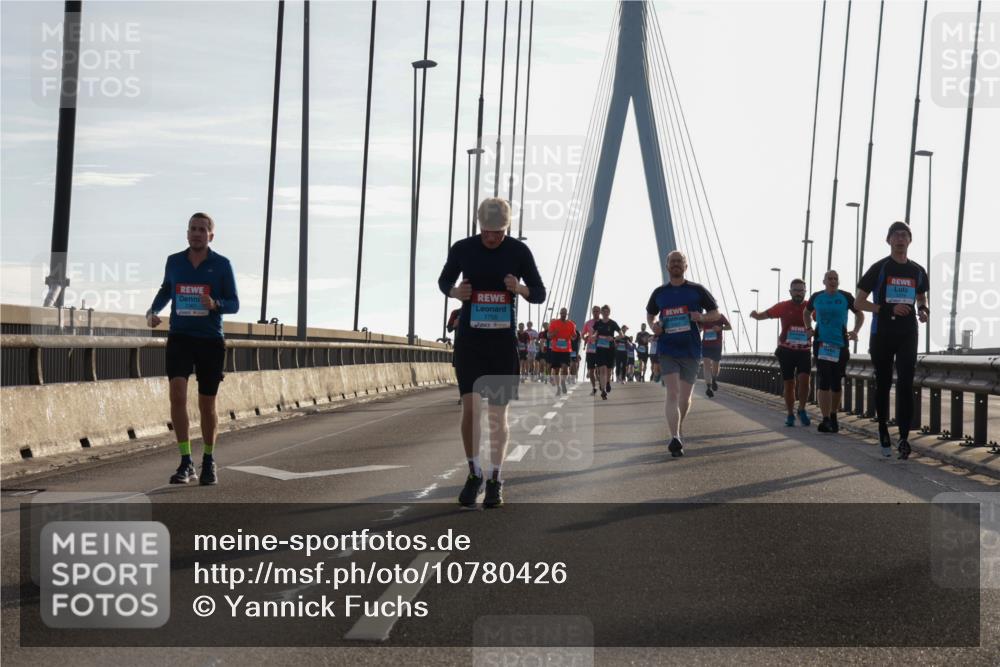 03.10.2026 - Köhlbrandbrückenlauf Yannick Fuchs http://msf.ph/oto/10780426 03.10.2026 09:26:04 Position 1 1755 meine-sportfotos.de