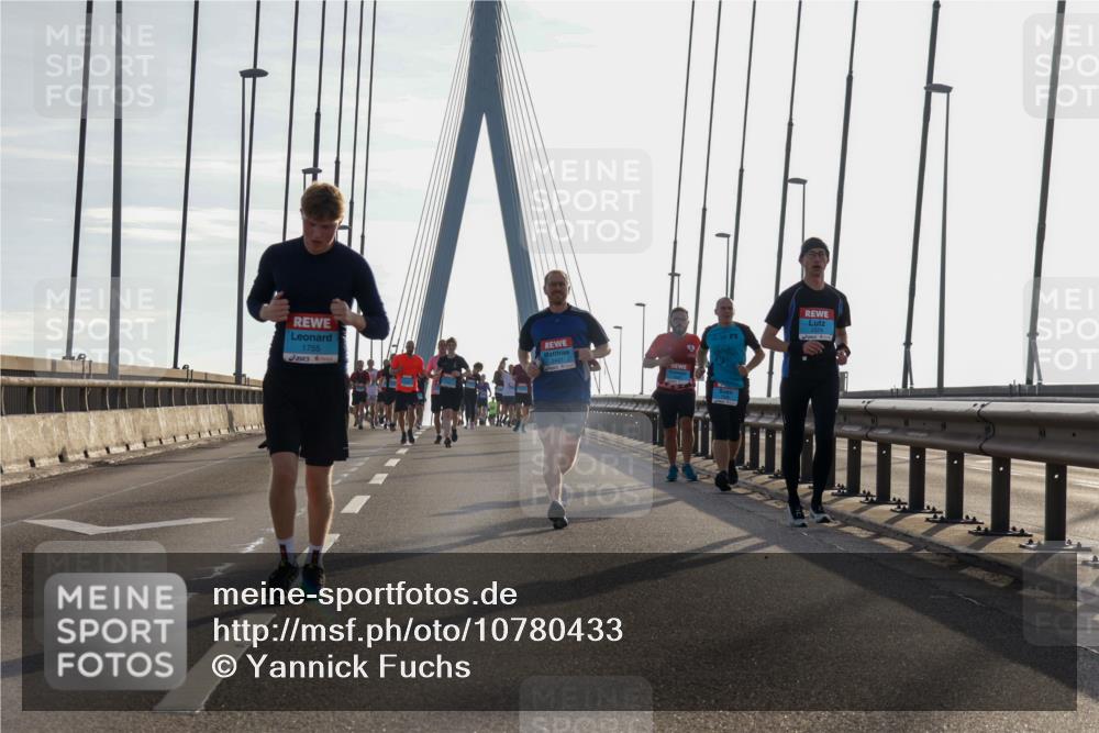 03.10.2026 - Köhlbrandbrückenlauf Yannick Fuchs http://msf.ph/oto/10780433 03.10.2026 09:26:05 Position 1 1755, 2427 meine-sportfotos.de