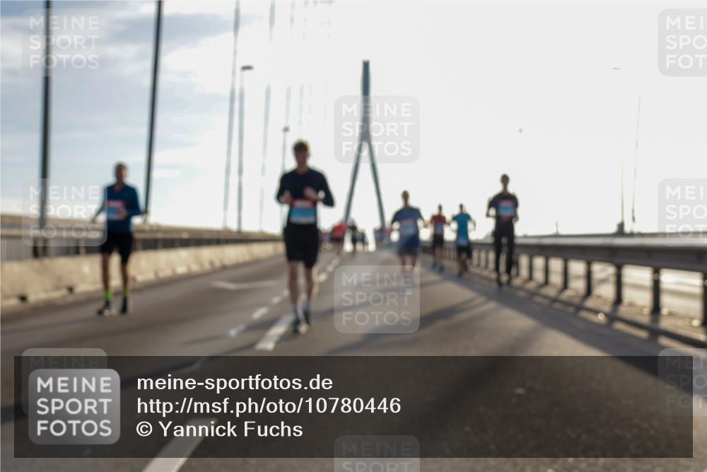03.10.2026 - Köhlbrandbrückenlauf Yannick Fuchs http://msf.ph/oto/10780446 03.10.2026 09:26:06 Position 1  meine-sportfotos.de