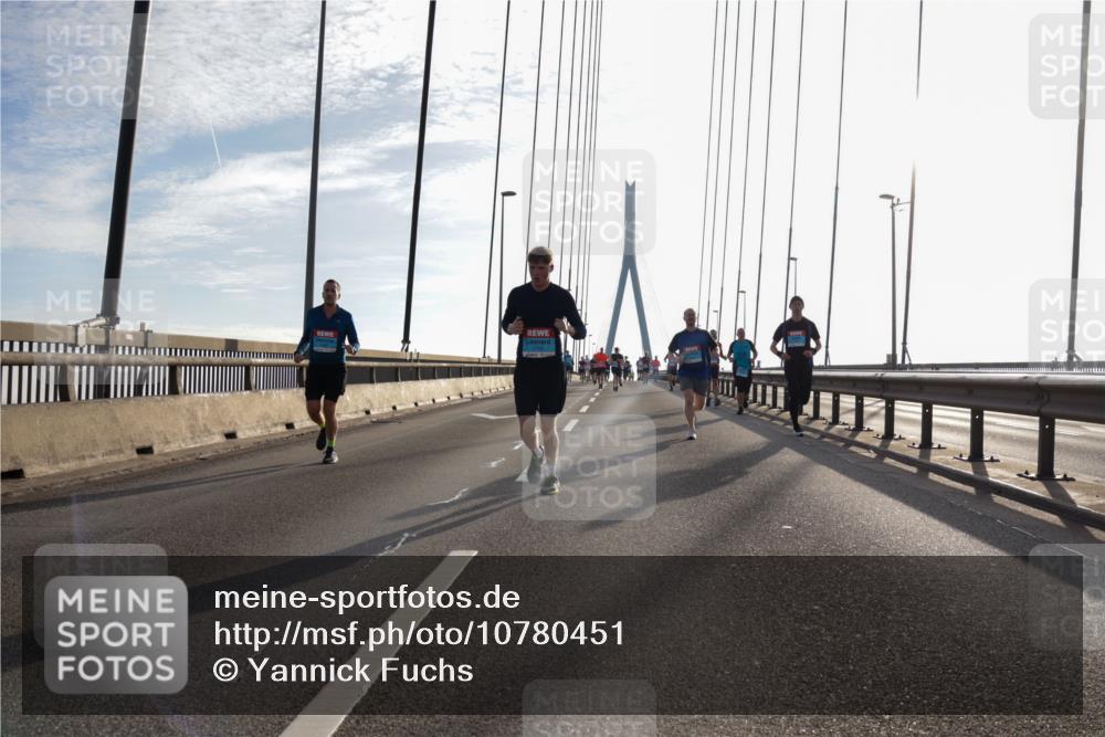 03.10.2026 - Köhlbrandbrückenlauf Yannick Fuchs http://msf.ph/oto/10780451 03.10.2026 09:26:06 Position 1 1755 meine-sportfotos.de