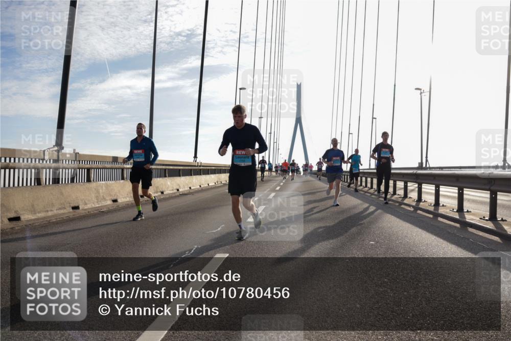 03.10.2026 - Köhlbrandbrückenlauf Yannick Fuchs http://msf.ph/oto/10780456 03.10.2026 09:26:06 Position 1 1755 meine-sportfotos.de